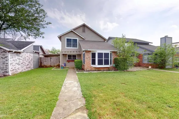 9945 Pack Saddle Trail, Fort Worth, TX 76108