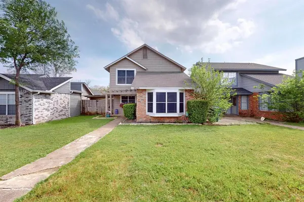 9945 Pack Saddle Trail, Fort Worth, TX 76108