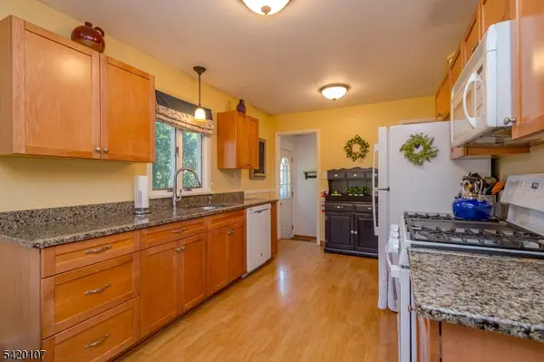 214 Vesper Ave, Middlesex Boro, NJ 08846