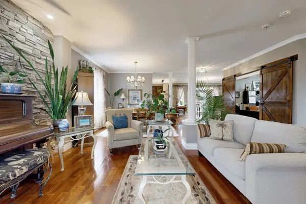 32 Stephanie LN, Barrie, ON L4N 0V1