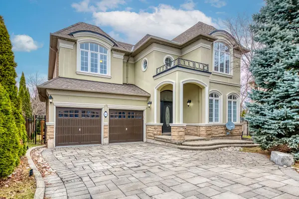 169 Spring Azure CRES, Oakville, ON L6L 6V7
