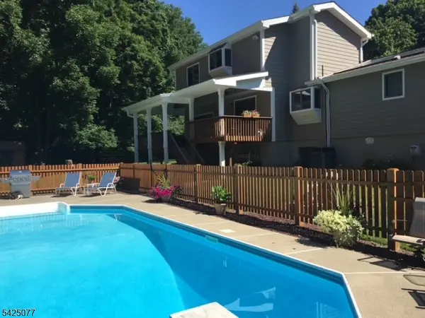 4 Valley Pl, Chester Twp., NJ 07930