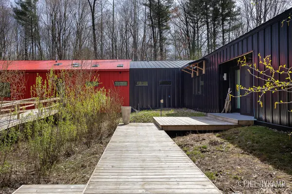 5479 Liland TRCE, Manlius Twp, MI 49408