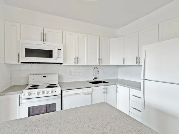 666 Spadina AVE #903, Toronto C01, ON M5S 2H8