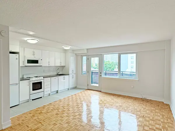 95 Lawton BLVD #503, Toronto C02, ON M4V 1Z8