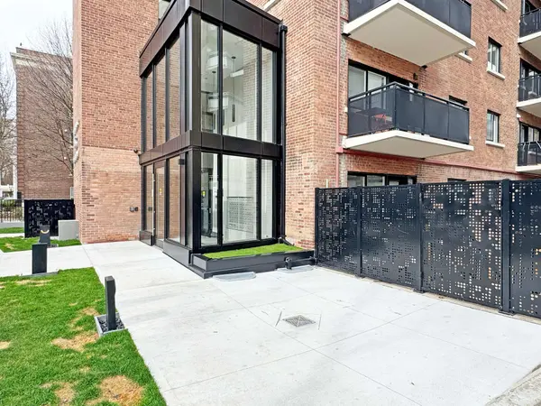 95 Lawton BLVD #308, Toronto C02, ON M4V 1Z8