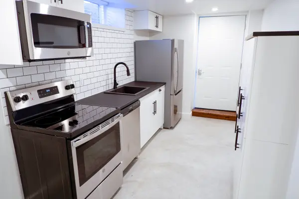 1370 Killarney Beach RD #207, Innisfil, ON L0L 1W0