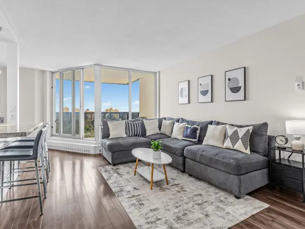 420 Mill RD #1702, Toronto W08, ON M9C 1Z1