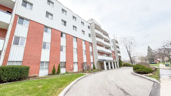 2485 Woking CRES #201, Mississauga, ON L5K 1Z6