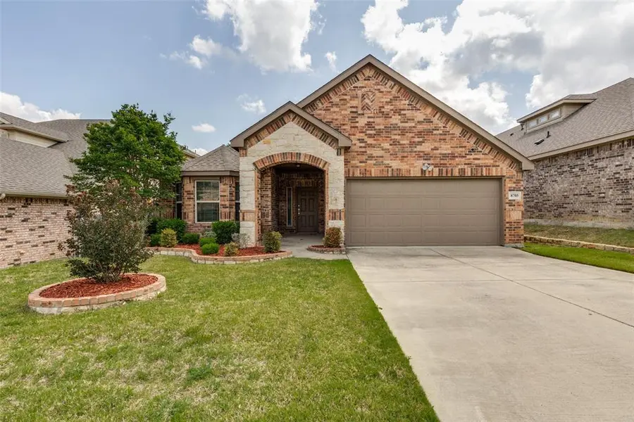 8705 Regal Royale Drive, Fort Worth, TX 76108