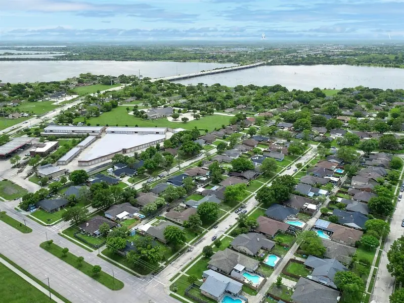 7202 Lakeshore Drive, Rowlett, TX 75089