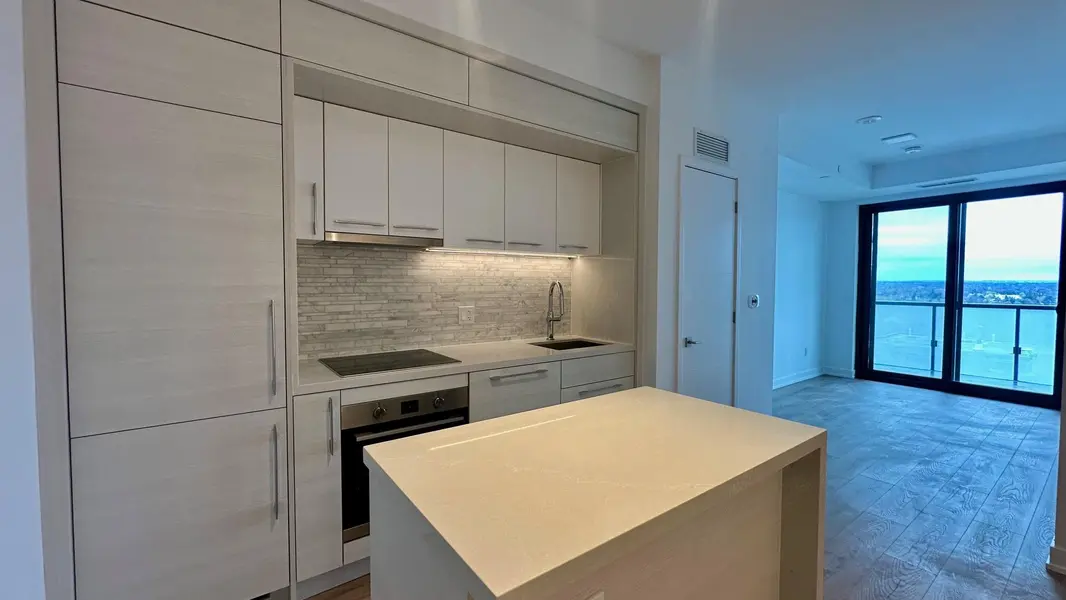 29 Green Trail CT #1605, Toronto C15, ON M2K 0J9