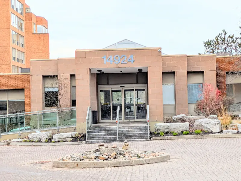 14924 Yonge ST #305, Aurora, ON L4G 6H7