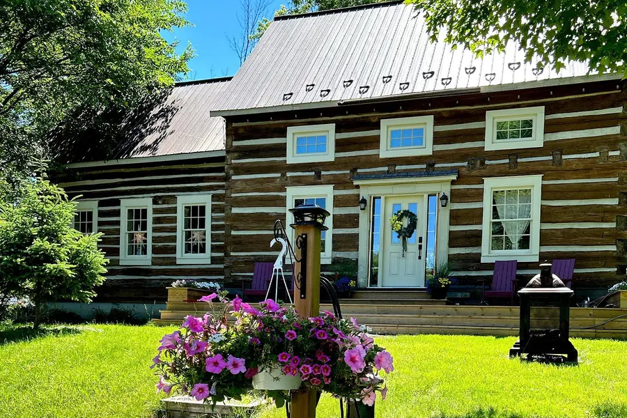 140 Creek DR, Carp - Dunrobin - Huntley - Fitzroy And Area, ON K0A 1X0