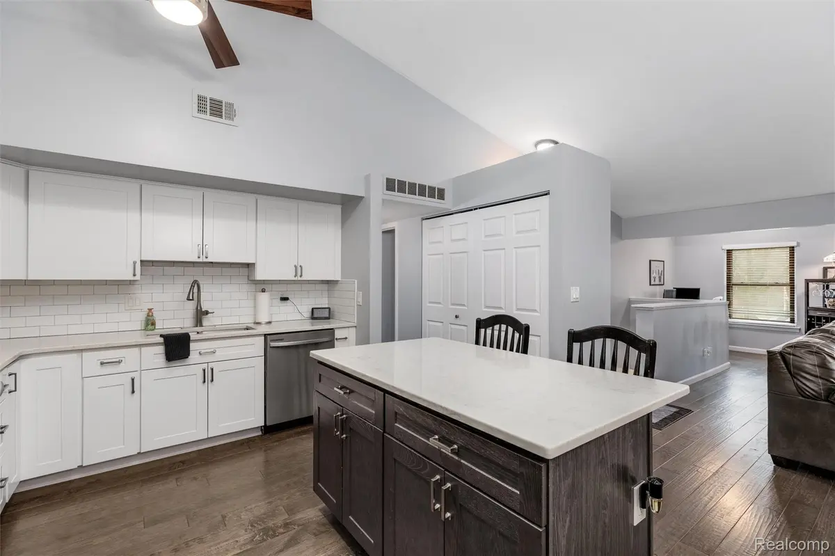 19567 Northridge DR, Northville, MI 48167