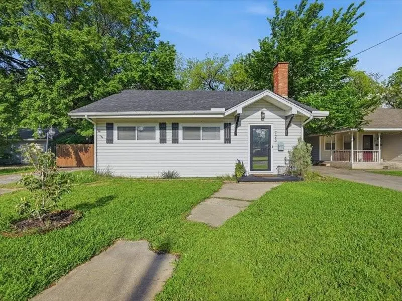 723 S Dixon Street, Gainesville, TX 76240
