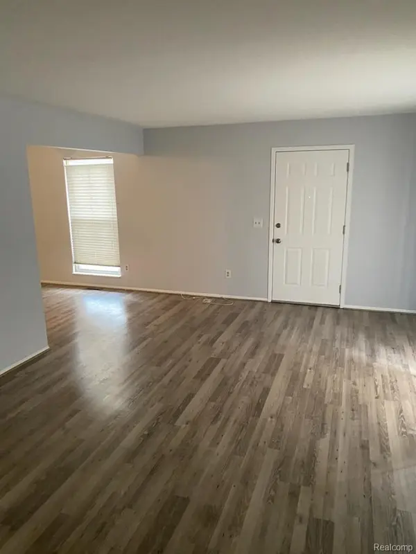 24731 Meadow Lane LN #42, Harrison Charter Township, MI 48045