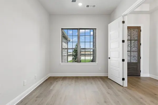 201 Cross Timbers Street, Azle, TX 76020