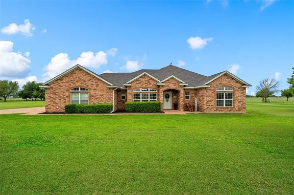 330 N Quail Run Drive, West, TX 76691