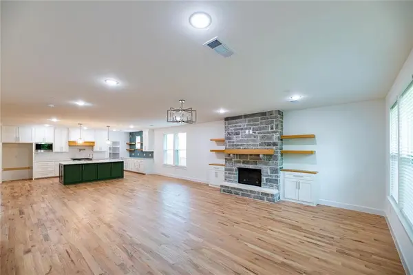 4519 Rosehill Road, Garland, TX 75043