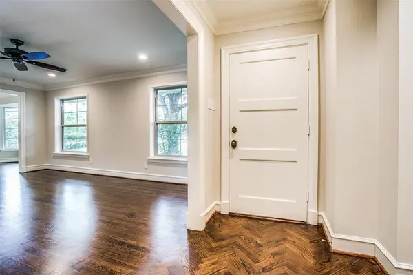 6908 Lavendale, Dallas, TX 75230