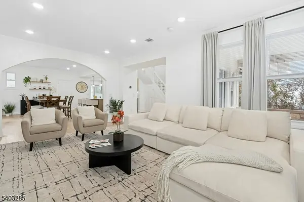 721 Summit St, Linden City, NJ 07036