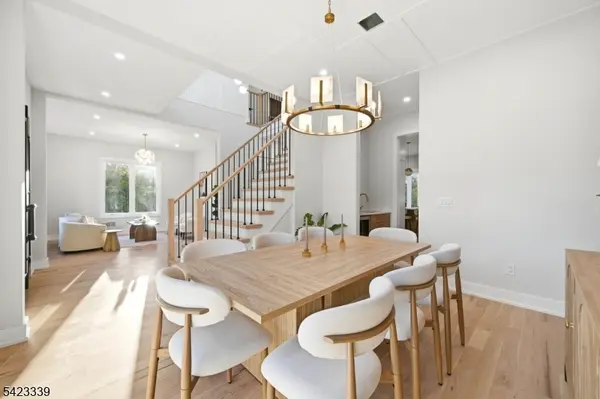 11 Elmwood Ct, Livingston Twp., NJ 07039