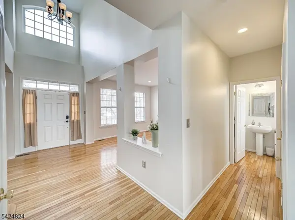 10 Jockey Ln, Raritan Twp., NJ 08822