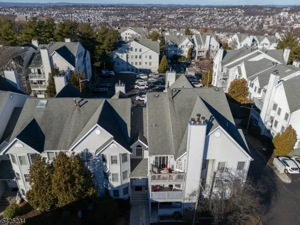 101 Quartz Ln, Paterson City, NJ 07501