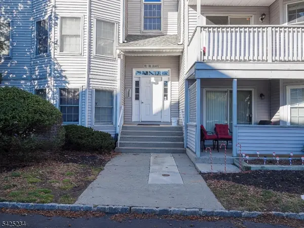 101 Quartz Ln, Paterson City, NJ 07501