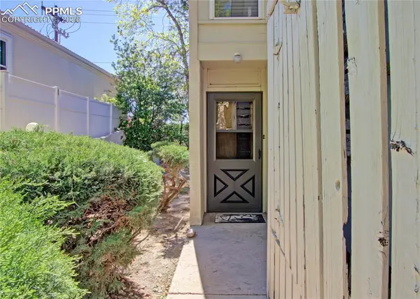 3330 Templeton Gap RD #8, Colorado Springs, CO 80907