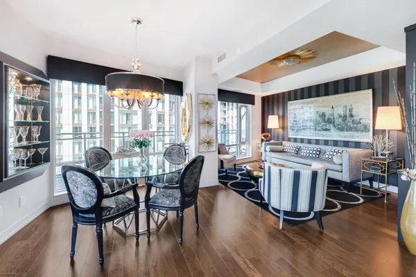 21 Widmer ST #3711, Toronto C01, ON M5V 0B8