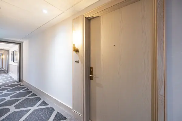 1 Strathgowan AVE #406, Toronto C04, ON M4N 0B3