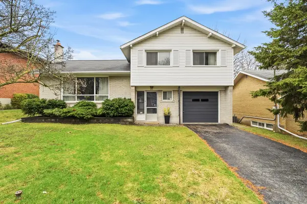 31 Cobham CRES, Toronto C13, ON M4A 1V7