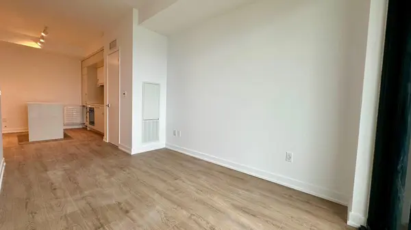 29 Green Trail CT #1605, Toronto C15, ON M2K 0J9