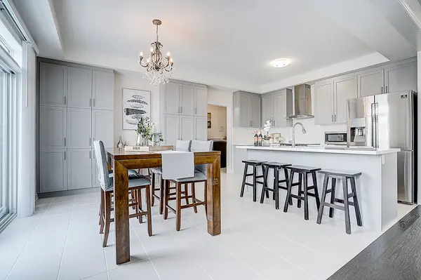 23 Terrell AVE, Georgina, ON L4P 0C8