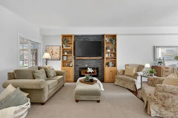 540 Greig CIR, Newmarket, ON L3Y 8S6