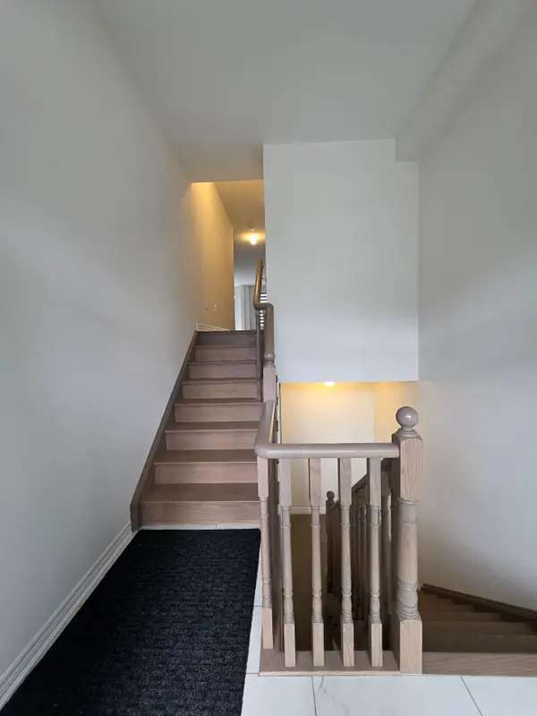 68 Singhampton RD, Vaughan, ON L4H 3Y5