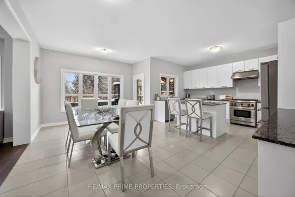 72 Ridge Gate CRES, East Gwillimbury, ON L0G 1M0