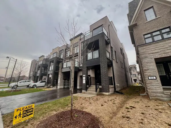 82 William Shearn CRES, Markham, ON L6C 3J4