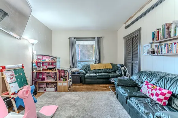 81 Innisfil ST, Barrie, ON L4N 3E3