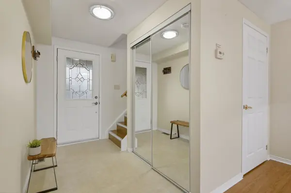 53 Dunsmore LN, Barrie, ON L4M 6Z9