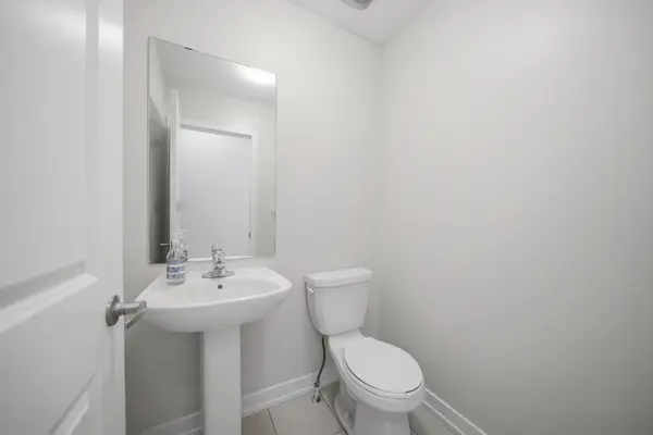 1201 Dartmouth CRES, Oakville, ON L6H 8C3