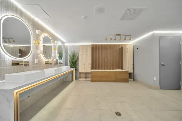 75 Emmett AVE #910, Toronto W04, ON M6M 5A7