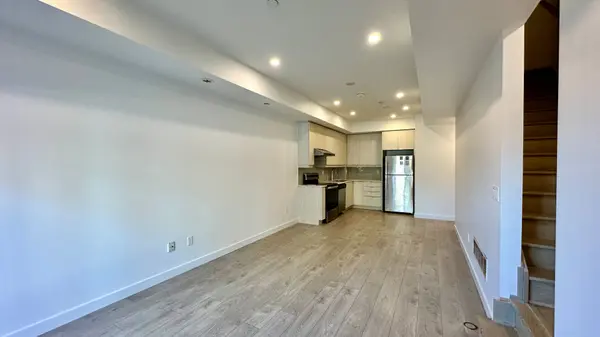 200 Malta AVE #101, Brampton, ON L6Y 6H8