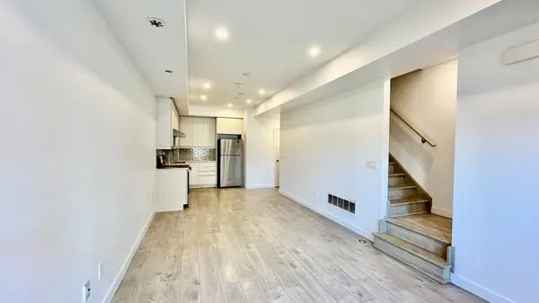 200 Malta AVE #101, Brampton, ON L6Y 6H8