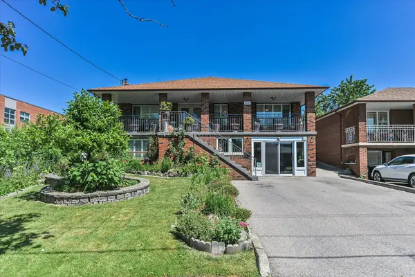 502 Queens DR, Toronto W04, ON M6L 1M8