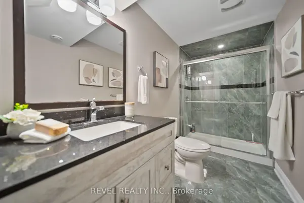 31 Saint Hubert DR, Brampton, ON L6P 1W1