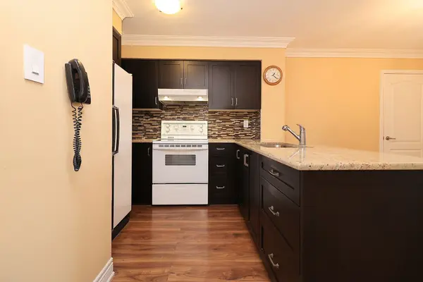 2772 Keele ST #405, Toronto W05, ON M3M 0A3