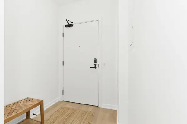 10 Graphophone GRV #502, Toronto W02, ON M6H 0E5